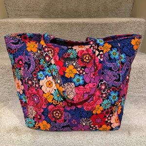 Vera Bradley Grand Tote- Floral Fiesta